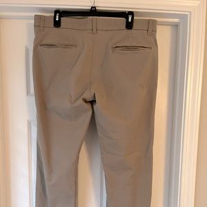 Haggar Men’s Ultimate Travel Khaki